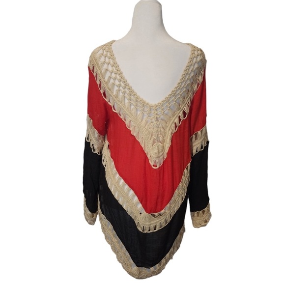 Umgee Crochet top.  Super cute! Worn one time. Size medium - Picture 6 of 7